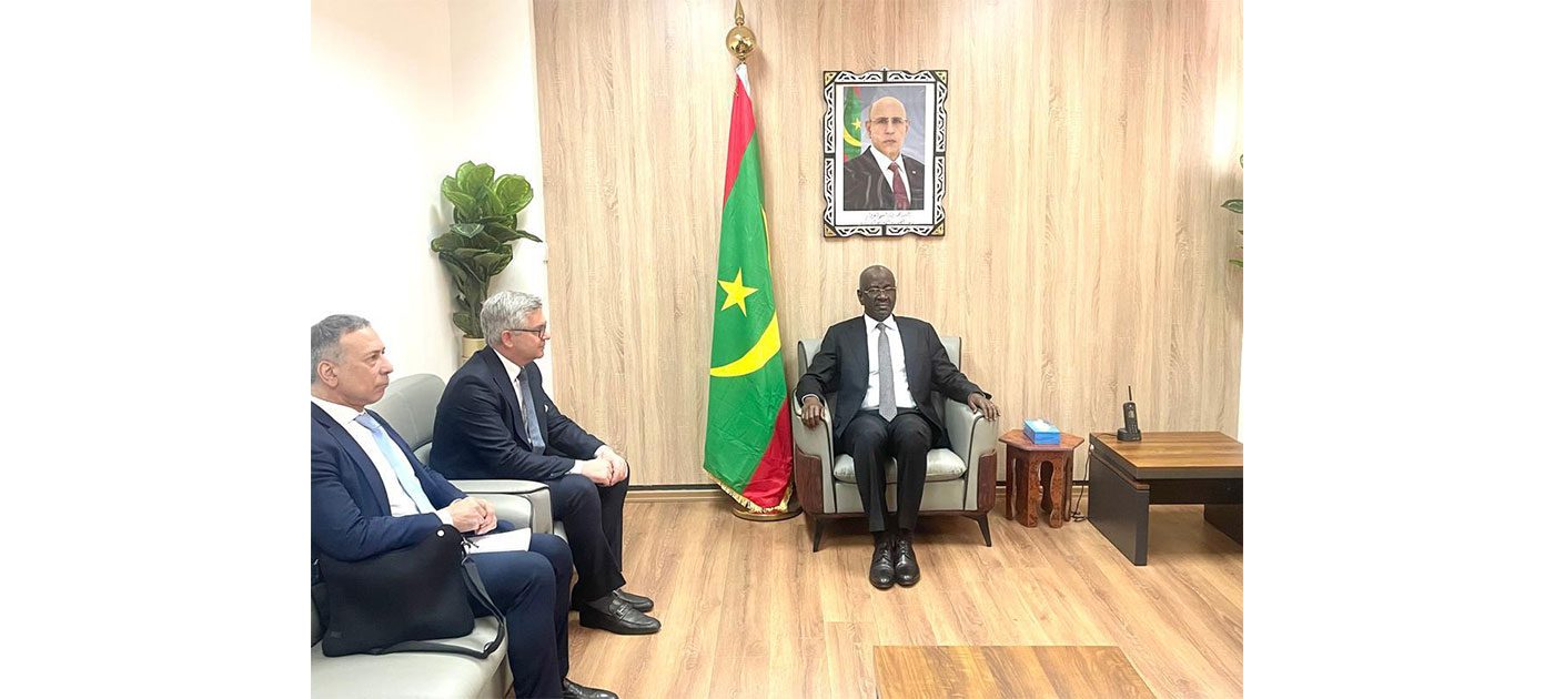 وزير الشؤون الخارجية يستقبل مفوض الاتحاد الأوروبي المكلف بالشؤون الداخلية والهجرة