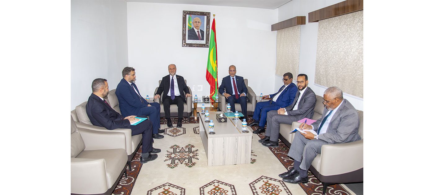 وزير التكوين المهني يستقبل السفير التركي