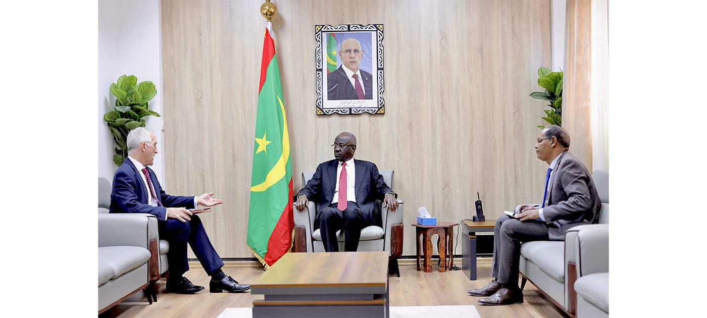 وزير الشؤون الخارجية يستقبل السفير البريطاني