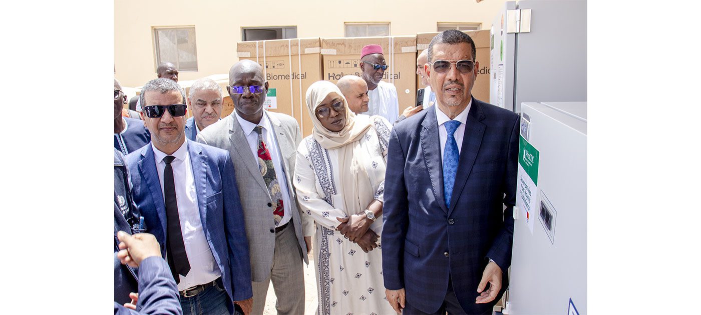 وزارة الصحة تتسلم معدات لتبريد وحفظ اللقاحات