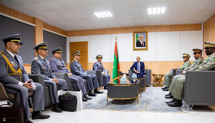 وزير الدفاع يستقبل وفدا من القوات المسلحة الملكية المغربية