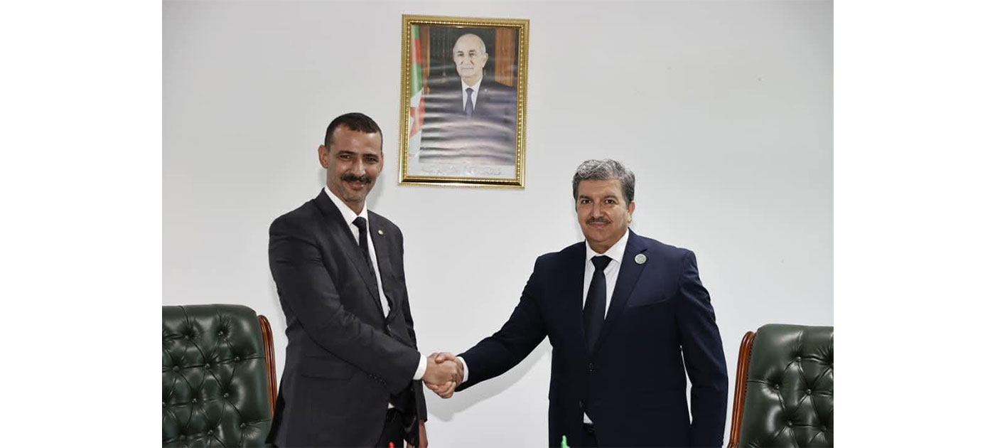 وزير الثقافة يجري مباحثات مع وزير الاتصال الجزائري