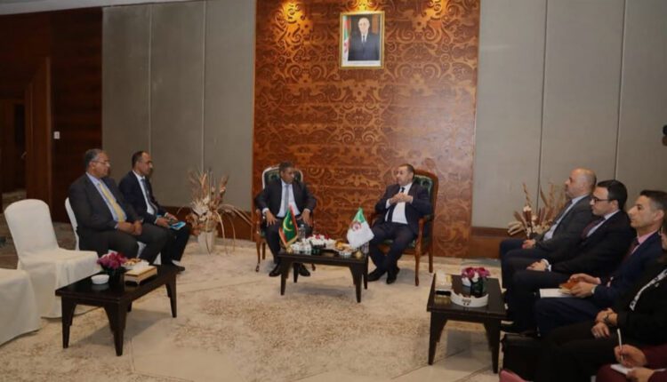 موريتانيا والجزائر: مباحثات لتعزيز التعاون في مجالي التجهيز والنقل