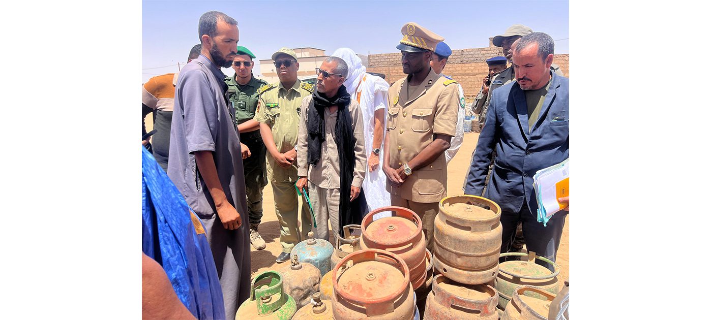 والي تيرس الزمور يتفقد محطات البنزين والسوق المركزي في مدينة أزويرات