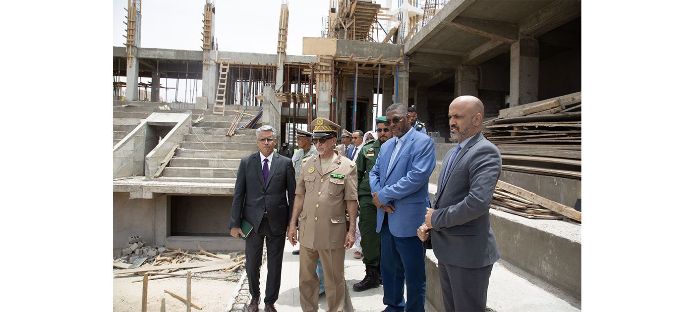 الوزير المنتدب لدى وزير الداخلية يطلع على مدى تقدم الأشغال في بعض مكونات البرنامج الاستعجالي لتنمية نواكشوط