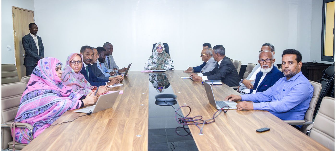 وزيرة التربية تعقد اجتماعا موسعا مع المديرين الجهويين