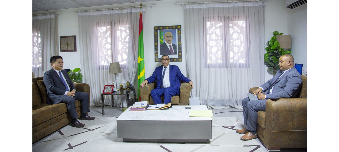 وزير التعليم العالي يستقبل السفير الصيني