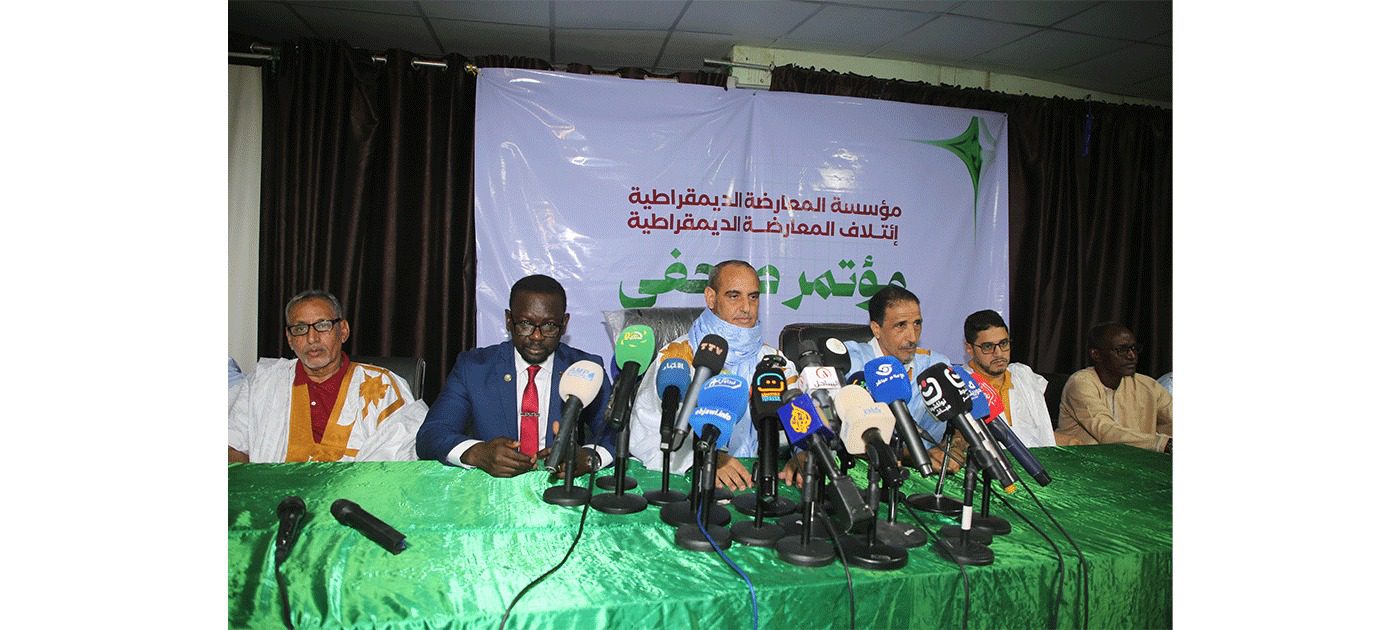 قادة المعارضة يستعرضون مخرجات اجتماعهم مع رئيس الجمهورية خلال مؤتمر صحفي بنواكشوط