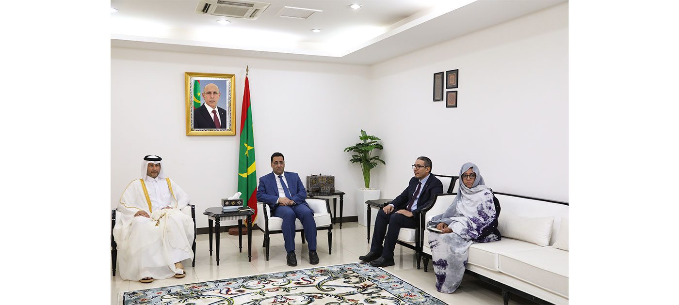 الوزير الأول يستقبل سفير دولة قطر