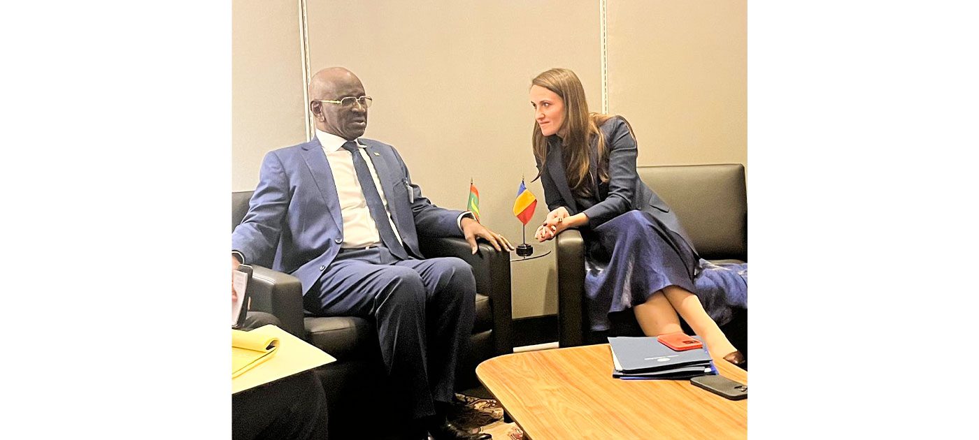 وزير الشؤون الخارجية يلتقي وزيرة الخارجية الرومانية